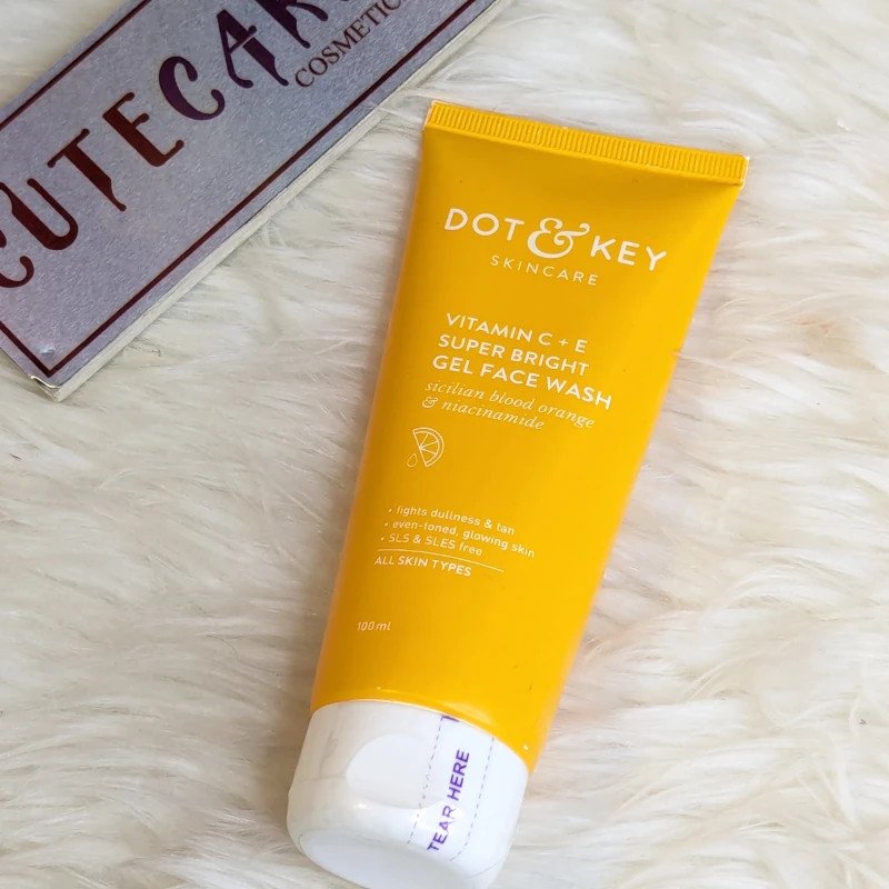 Dot & Key Vitamin C + E Super Bright Gel Face Wash