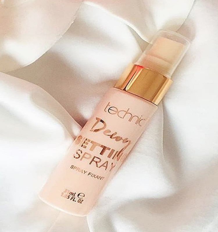 Technic Dewy Makeup Setting Spray - 31ml